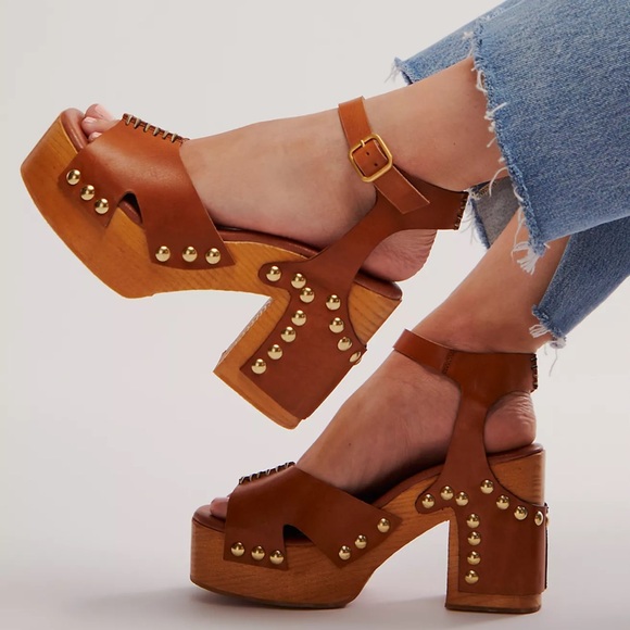 Free People Cecily Ankle Strap Brown Gold Studded Platform Clogs - Picture 1 of 4
